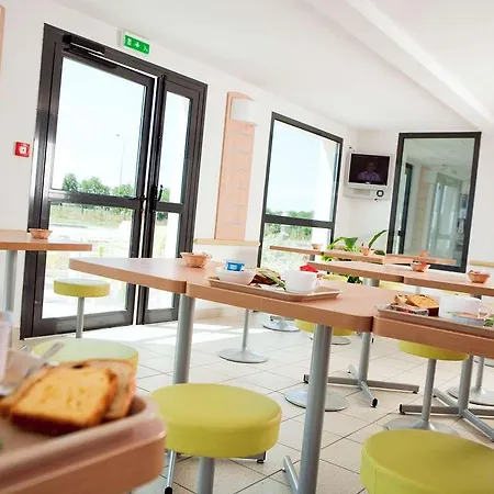 Hotel Ibis Budget Niort Est 4*