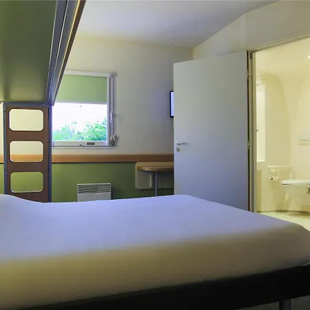 Hotel Ibis Budget Niort Est 4*